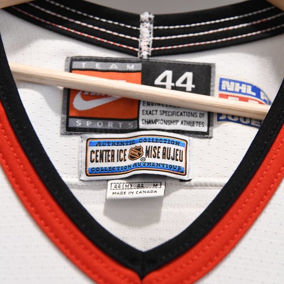 Chris Chelios Blackhawks *Authentic* Nike Home Jersey size 44 Made in Canada MIC - Picture 4 of 16